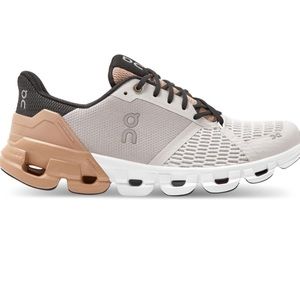 Barely worn On Running Shoes size 9.5  CLOUDFLYER